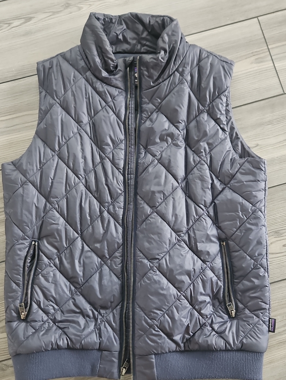 Patagonia Women's puffer vest size large
